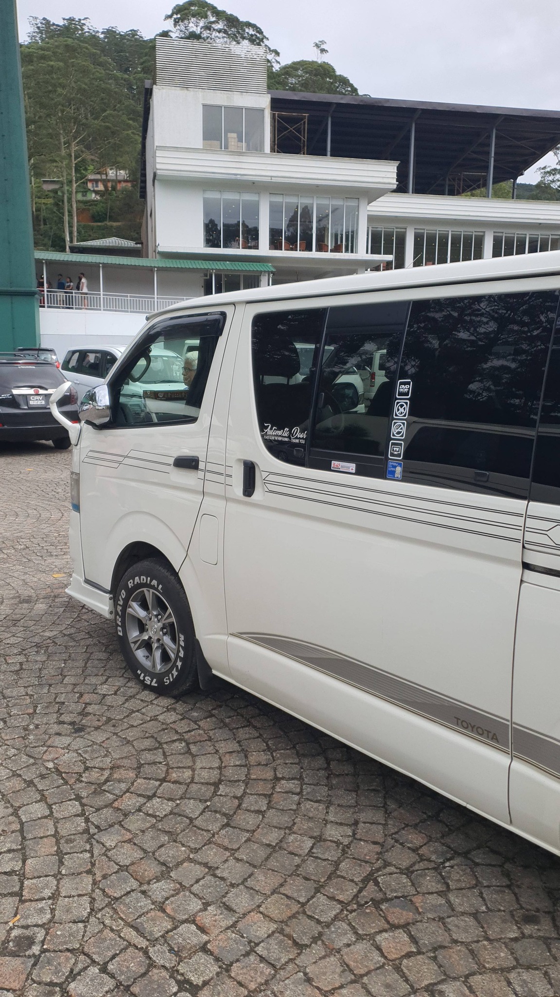 Taxi Pick N Drop - Sri Lanka